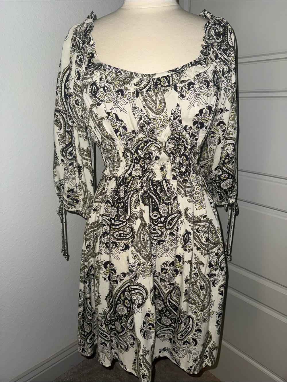 Elie Tahari Cream Paisley Long-Sleeve Smocked Dress